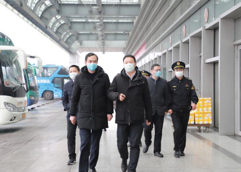 局領(lǐng)導至常州汽車站開展節(jié)前一線服務(wù)窗口走訪和安全、防疫督查