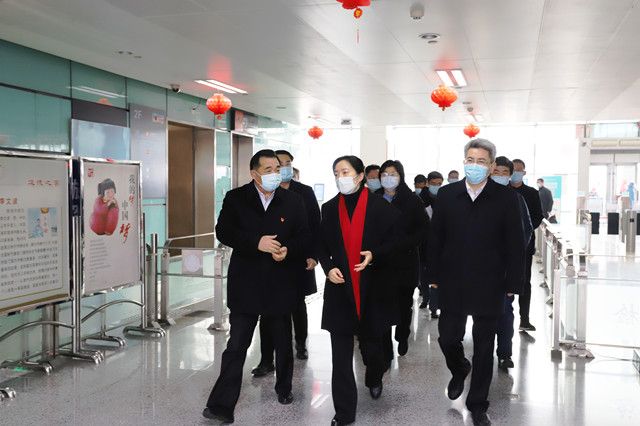 市領導至車站走訪慰問和疫情防控、保供應保安全保暢通工作督查
